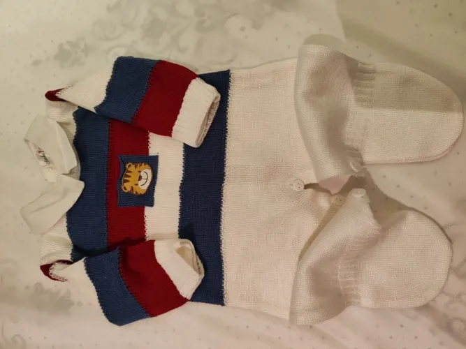 Macacão de bebê em tricot listrado Sonhe e Realize