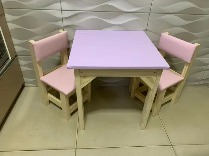 Mesa infantil duas cores