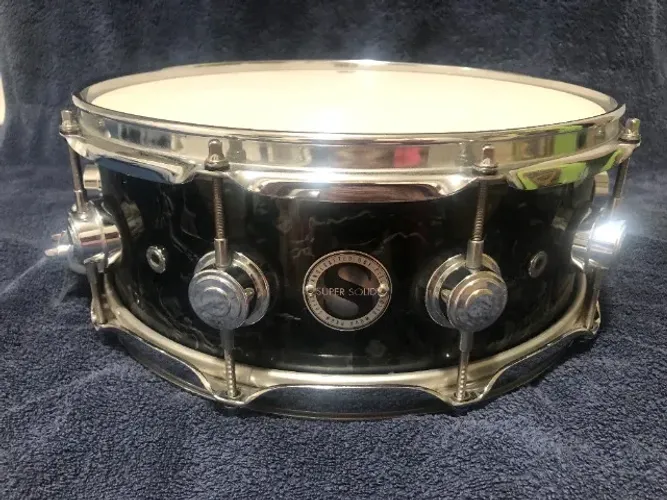 Caixa Dw Collectors Super Solid 14x5,5