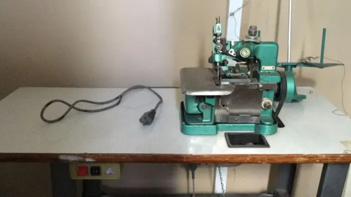 Máquina Overlock