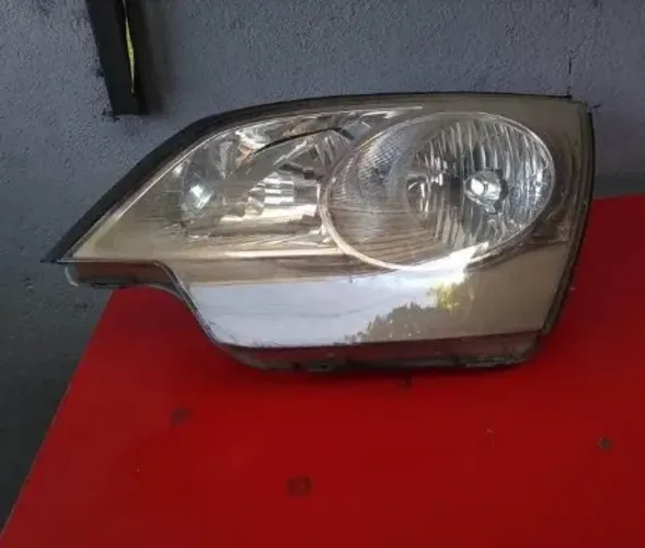 Diversos farois automotivos