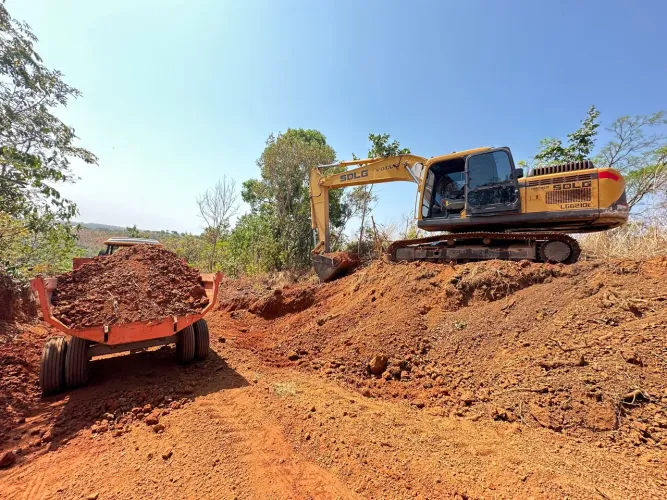 PRESTAÇÃO DE SERVIÇO ESCAVADEIRA