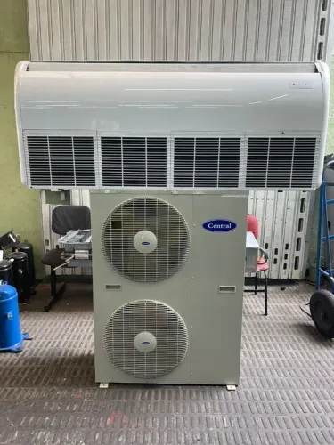Piso Teto Elgin 80k 220v trifásico 