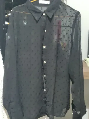 Camisa preta fina