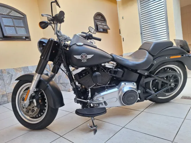 Harley  Fat Boy Special Troco e financio aceito carro ou moto maior ou menor valor