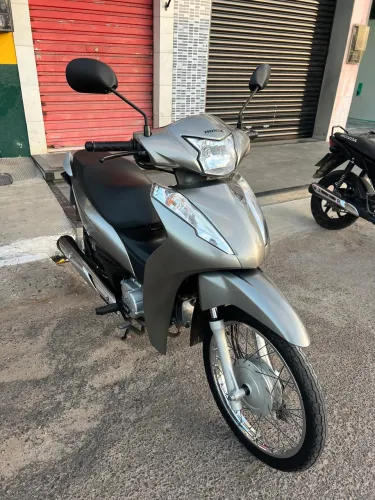 Vende-se Bis 2022. Conservada.. Interessados entrar em contato com 79 9  * André 