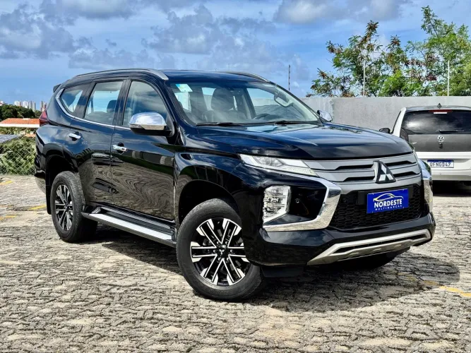 PAJERO SPORT 2.4 TURBO DIESEL HPE AWD 7 LUGARES 2021 TODA REVISADA NA CONCESSIONÁRIA