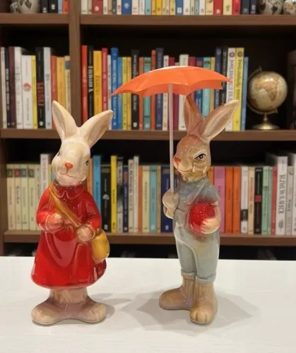 Escultura de Coelhos Porcelana 20 cm Alt