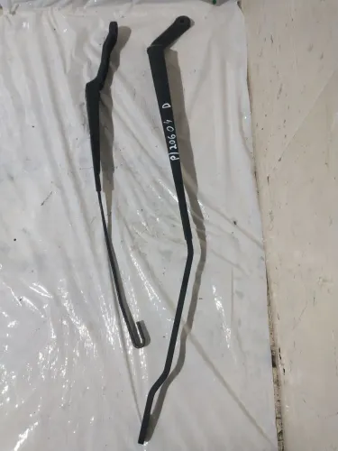 Braços de Limpador dianteiro Peugeot 206 2005