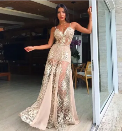 Vestido renda dourado e nude