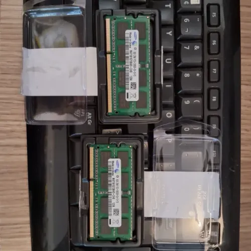 Memoria 8gb ddr3 notebook pc3 10600s-09-10-F3 nova