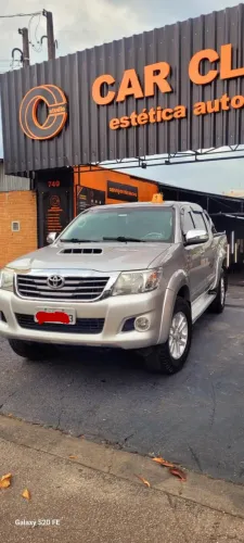 Vendo Toyota Hilux CD 4x4  Diesel Automática 2012