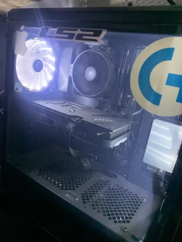 PC Gamer RTX 4070 + Ryzen 5 7600