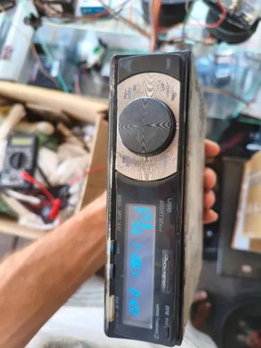Aparelho Pioneer deh-p5080ub funcionando detalhes de uso simples