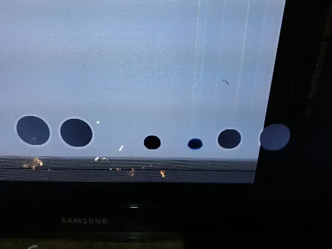 TV - LN40D550K7GXZD tela quebrada