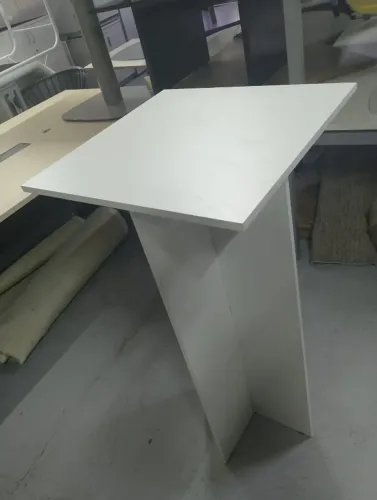 Mesa Bistrô quadrada branca 