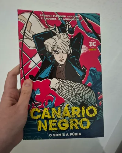 HQ: Canário Negro: O som e a fúria + pôster