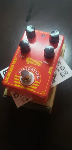 Pedal distortion Dolamo "Marshall in a box"