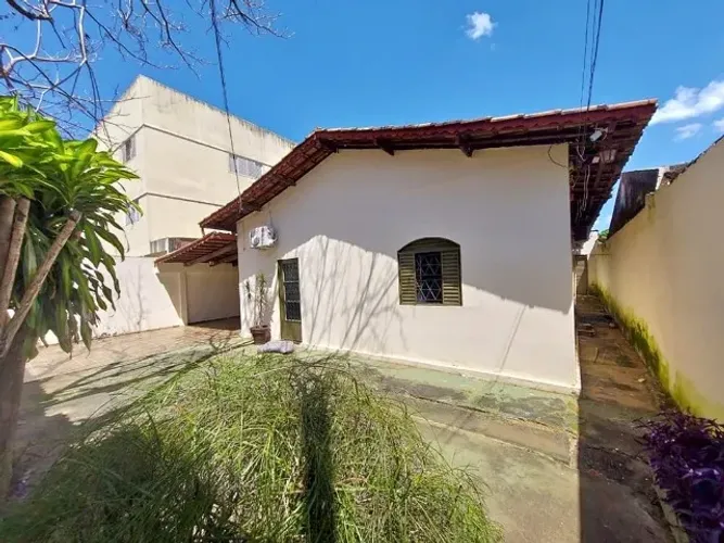 Vende- se casa no Caub 1 ( parcelada)