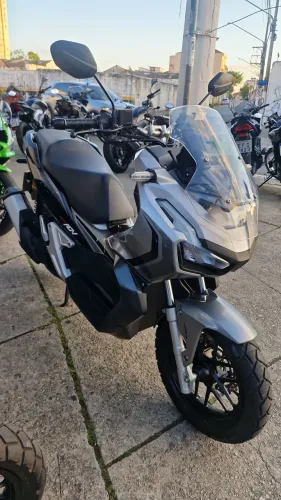 Honda adv 150 