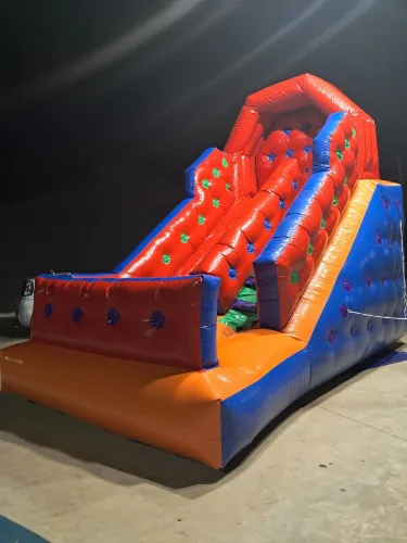 Aluguel de brinquedos inflável futebol de sabao toborgam pula pula e mto mais