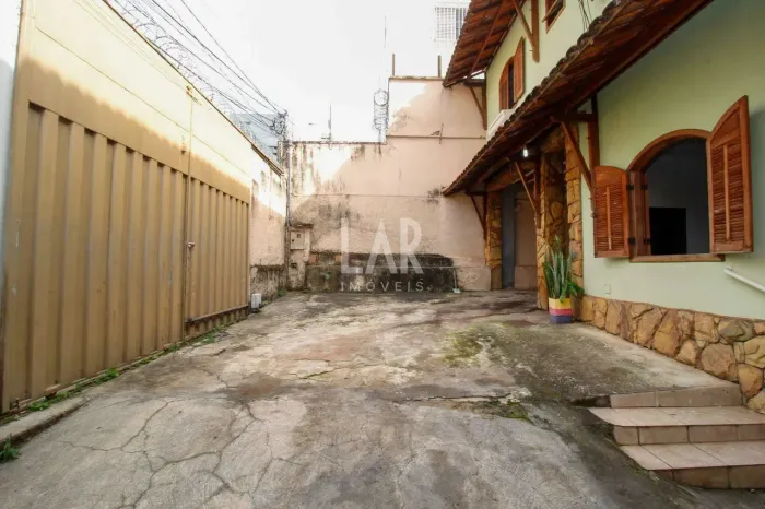 Casa à venda, 5 quartos, 1 suíte, 6 vagas, Nova Suíssa - Belo Horizonte/MG