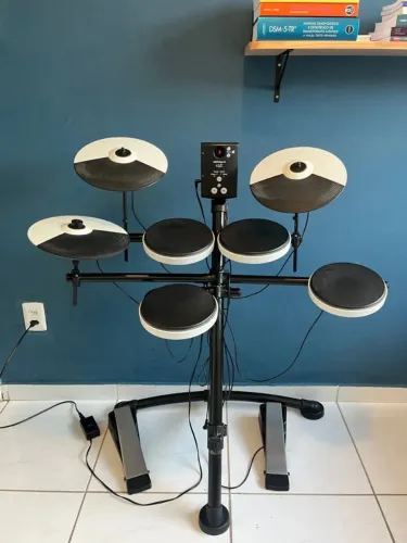 Vendo Bateria Eletrônica Roland TD1K