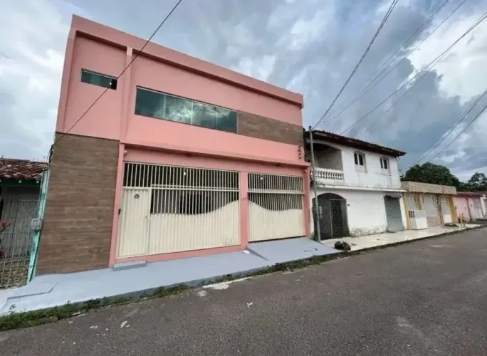 CASA AMOPLA A VENDA NO NOVO ISRAEL - PROX AO CAIC