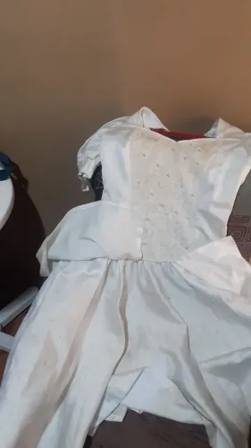 Vestido de renda branco para menina