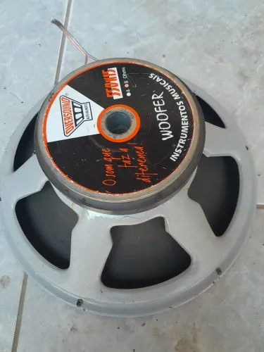 Alto falante 15 polegadas.
