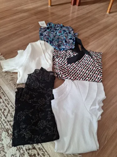 Lote de 5 Blusas Femininas