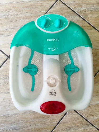 Massageador de pés com aquecimento de água