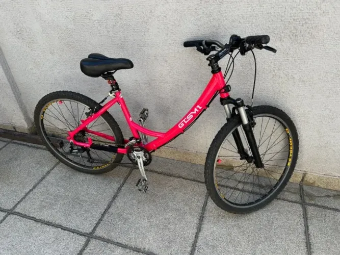 Bicicleta feminina aro 26 muito linda com montagem excelente