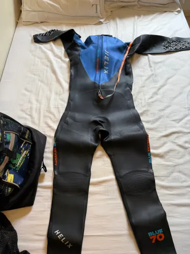 Wetsuit Blueseventy Helix 8ª Geração XL + Mochila Blueseventy 47L - Usado 3x - R$ 4.000 