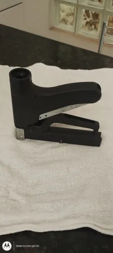 Gramp. Rocama 106 Premium Semi novo, vem com os grampos 