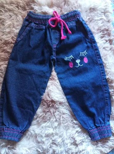 Calça jeans infantil