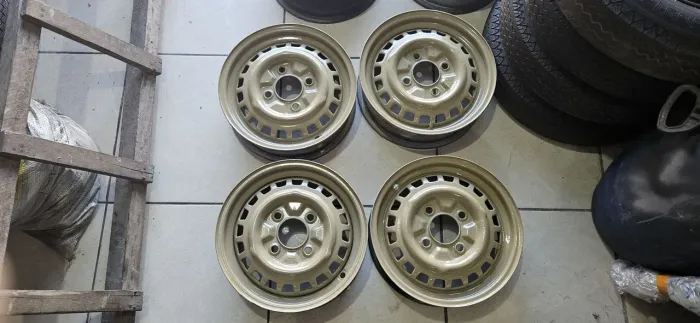RODAS 4 FUROS ARO 15 ORIGINAL DO FUSCA VARIANT TL ZÉ DO CAIXÃO 