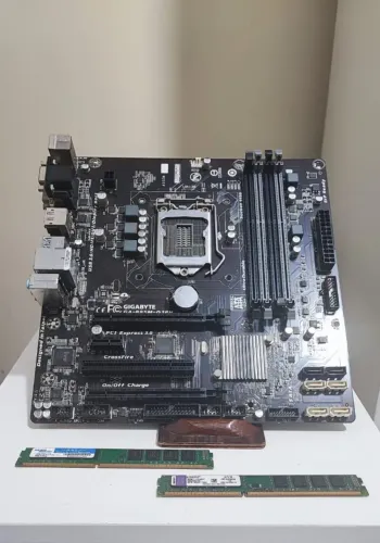 Placa-Mãe Gigabyte GA-B85M-D3PH, Intel LGA 1150 (4ª e 5ª gen), mATX, DDR3