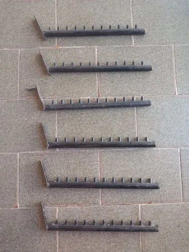 Prateleiras de metal para organização