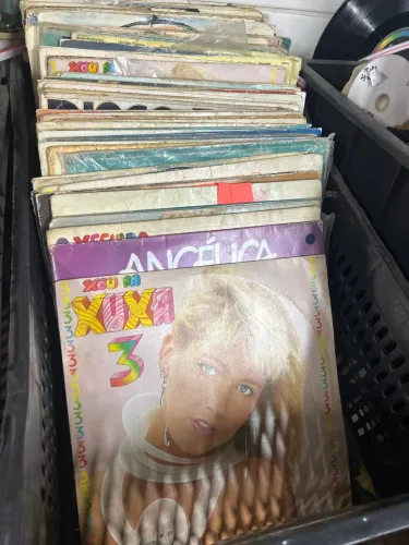 40 Disco de vinil lote infantil podendo conter riscos e marcas na capa , 