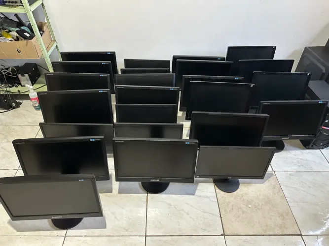Monitor 20 polegadas regulagem de altura e retratil 350,00 loja com garantia