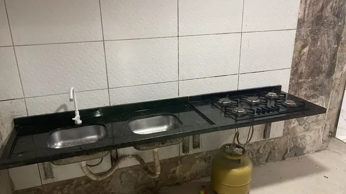 Balcão de mármore com fogão
