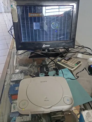 Playstation one com defeito