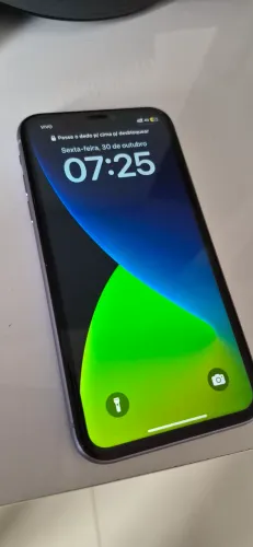 iPhone 11 Lilás Impecável