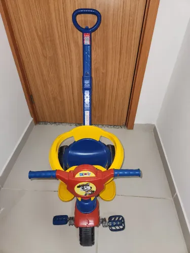 Triciclo kendy em excelente estado 
