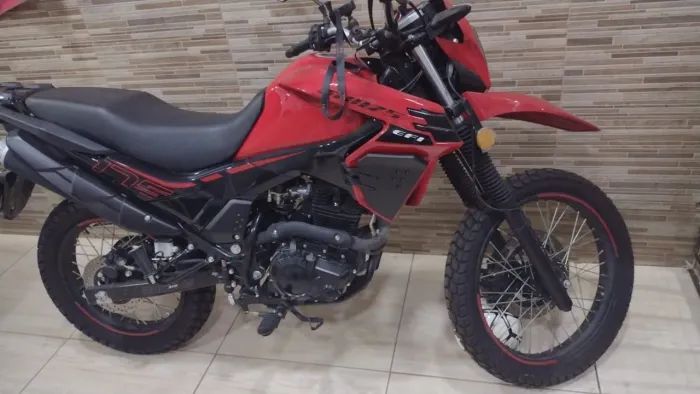 Moto Extremamente nova