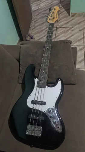 Baixo Michael J-Bass