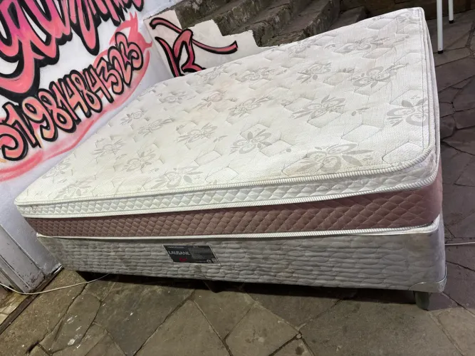 Cama box casal , colchão de molas