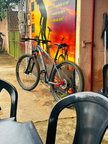 Bike Oggie Big Whel 7.0 Cinza, Aro 29, Shimano Cues 9V