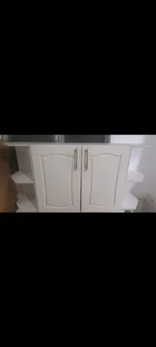 Armário suspenso de cozinha suspenso com cantoneiras, Madeira. Para vida toda!